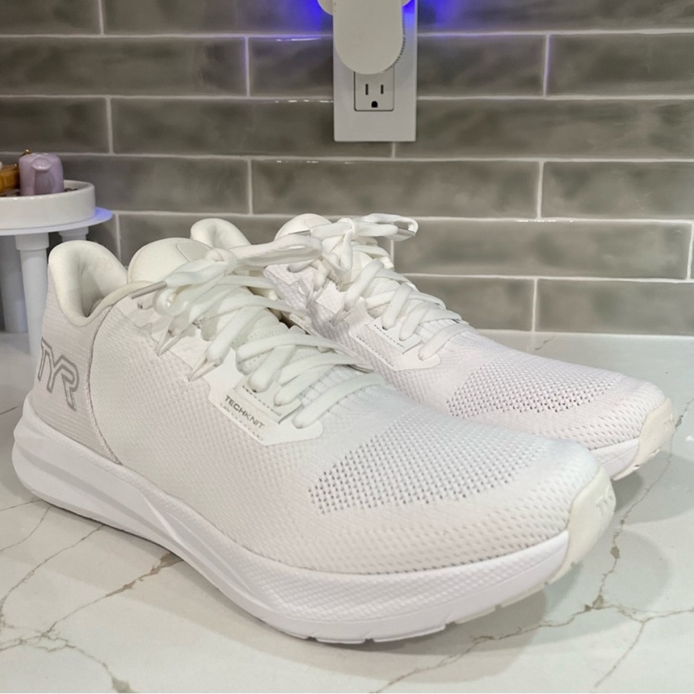 TYR TECHKNIT RNR-1 Running Shoes Men’s Size 11.5 Color White